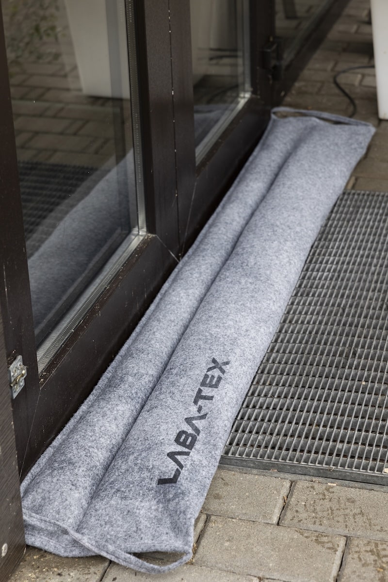 Wasserabsorbierende Barriere